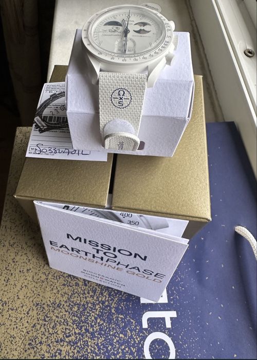 SWATCH OMEGA Mission to Earthphase Moonshine Gold-nou, bon, garantie, cutie