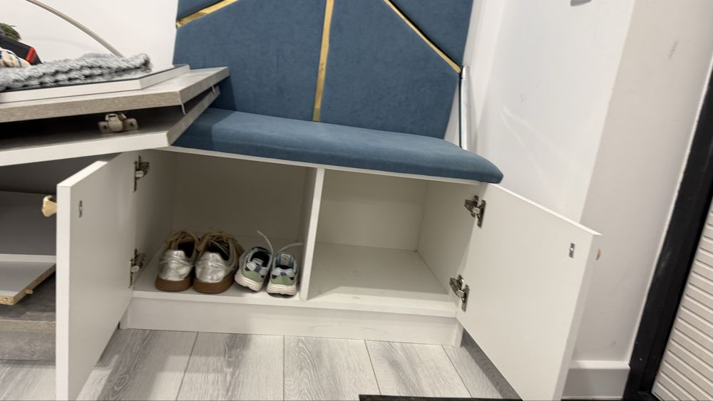 Прихожая вешелка