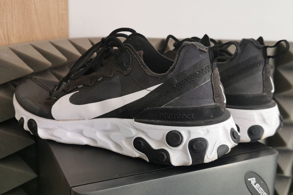 Nike React Element 55 black white номер 42
Black White