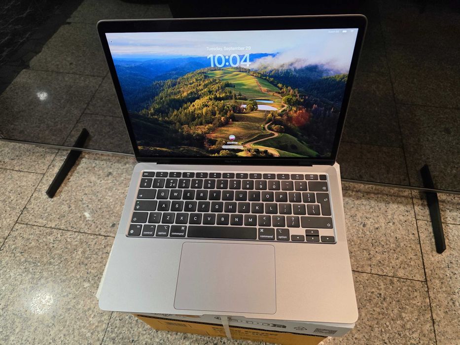 macbook air m1 2020 - Laptop-Calculator-Gaming la preț mic | OLX.ro