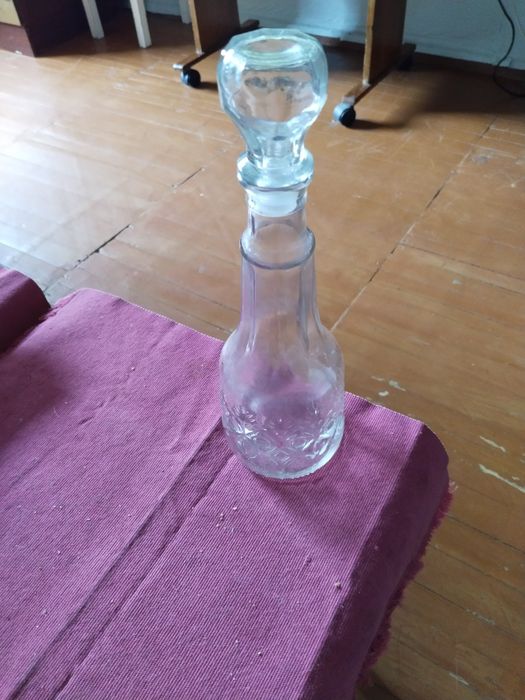 Графины из Советского союзаи бутыль для вина .