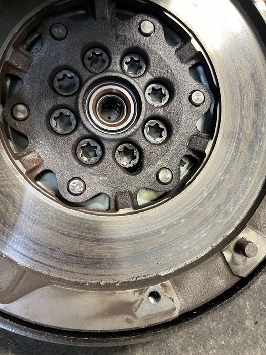 Kit ambreiaj volanta 320d 318d bmw f10 f30 e90 e60 n47d20a/c