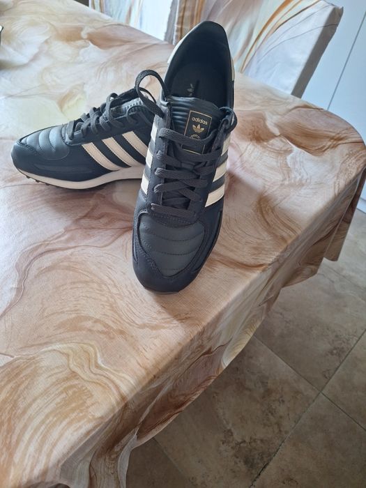 Продавам маратонки Adidas La Trainer