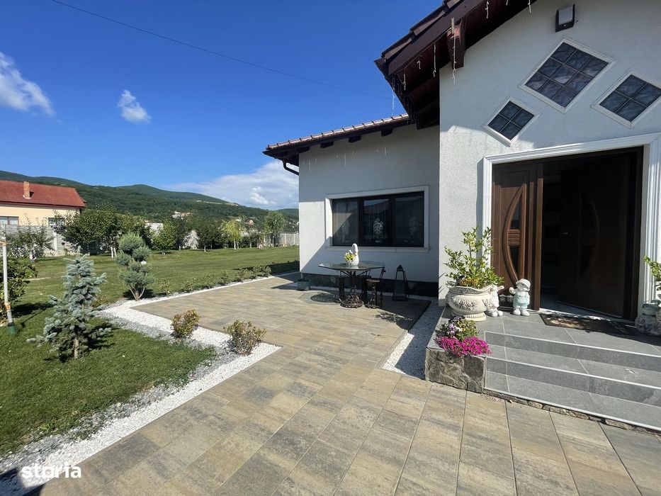 Casă de vanzare