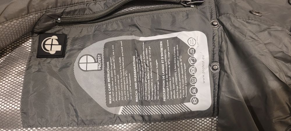 Geaca Protest imp.10.000