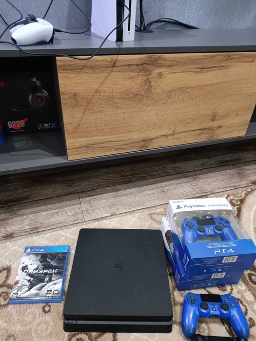 PlayStation 4 slim