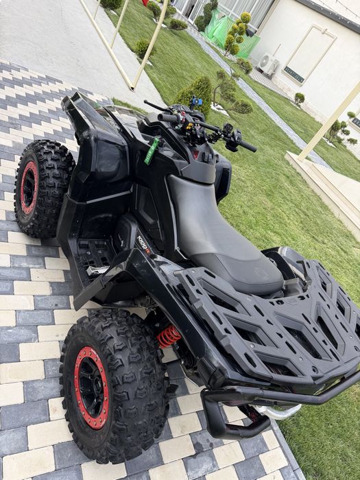 Can am outlender 1000R.