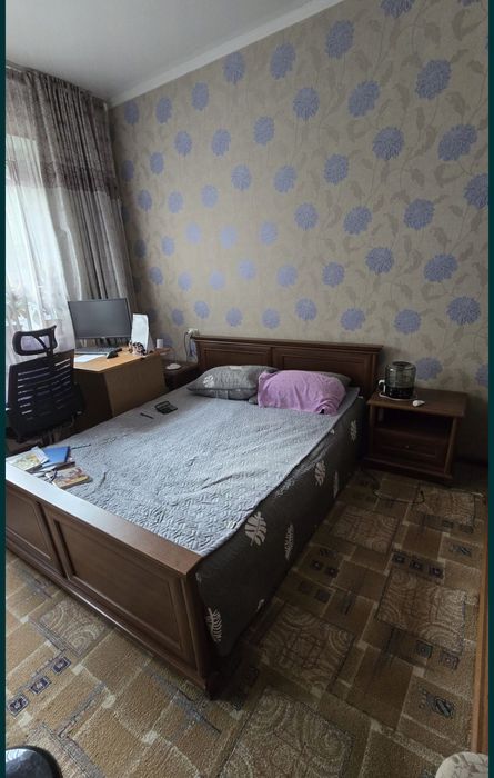 Продам спальную гарнитуру в комплекте