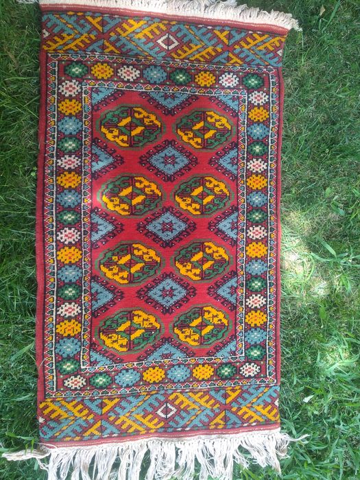 Коврик ручной работы.