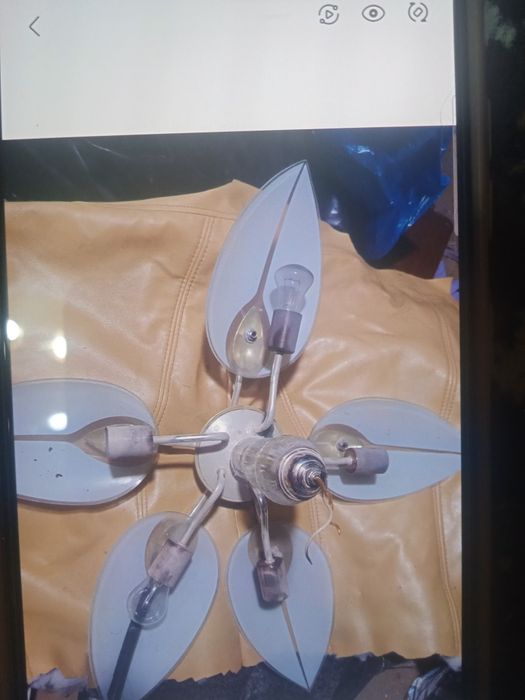 Продам люстры разные