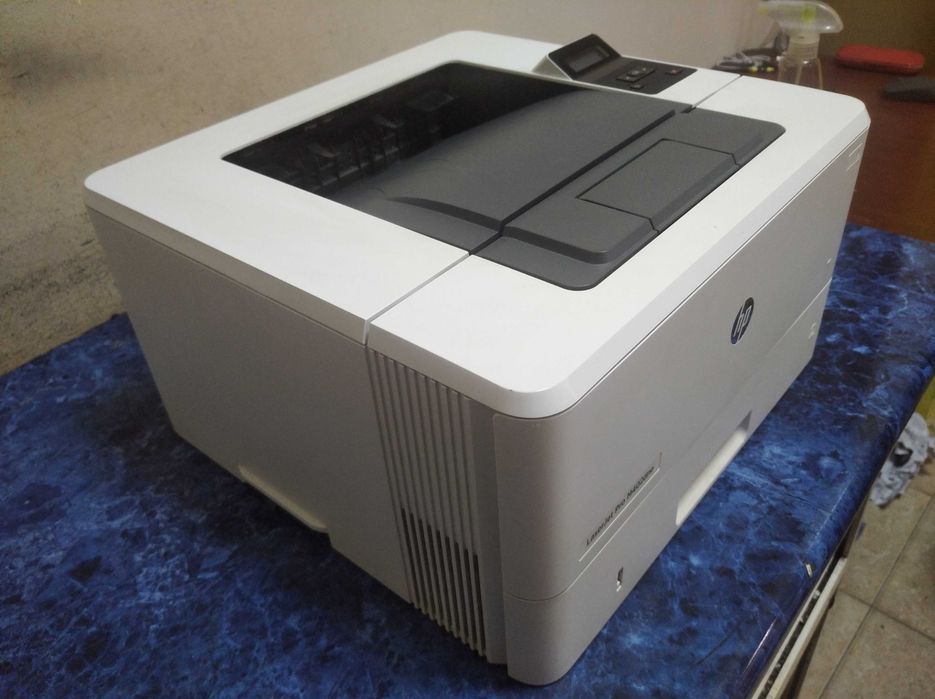 Като нов!!! Лазерен принтер HP Lasrjet Pro M 402 dne с дуплекс и мрежа