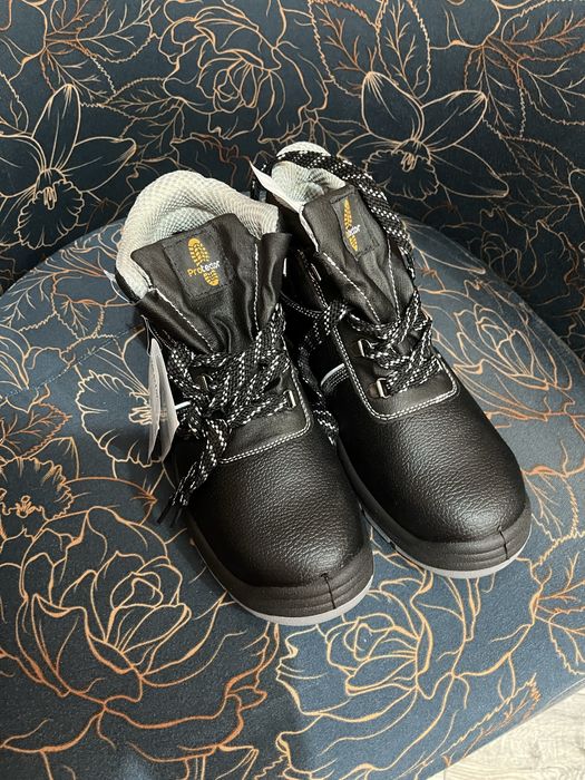 Продам ботинки рабочие