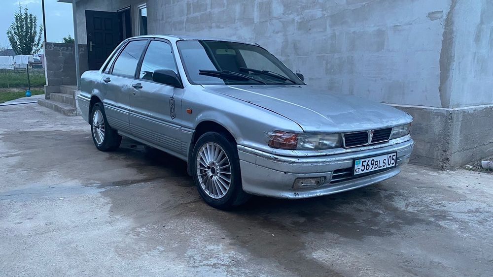 Mitsubishi Galant