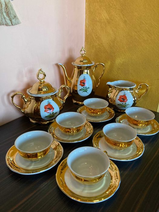 Възхитителен винтидж сервиз за кафе/чай с позлата, перфектно състояние