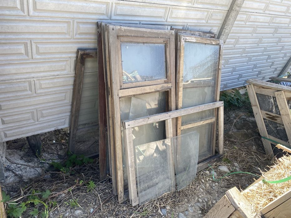 Бесплатно отдам двери и окна