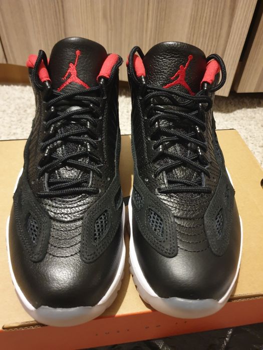 Jordan Air Jordan 11 Retro  mărimea 40,5