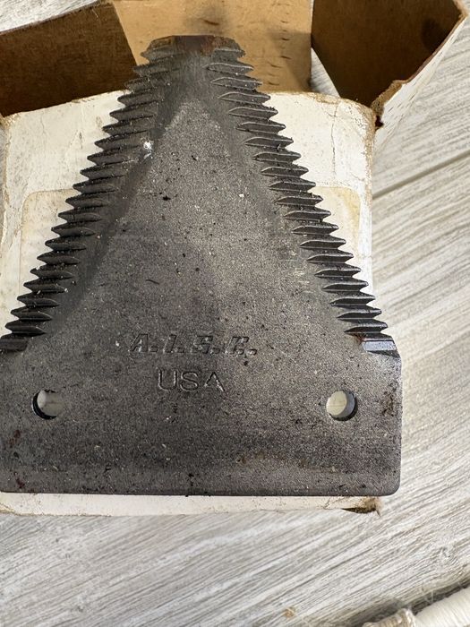 Сегмент (нож) жатки John Deere / Case — 158516APRL (USA)