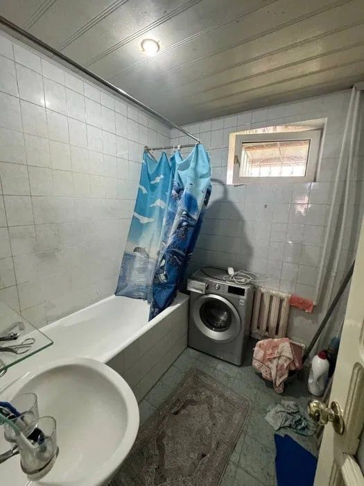 АК Продаётся 4-комнатная квартира в Мирабадском районе.

Ориентир: рес