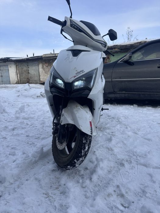 Скутер NOMAD 700 125m3