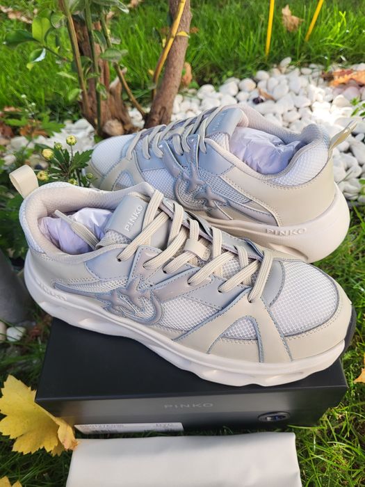 Оригинални сникърси Pinko