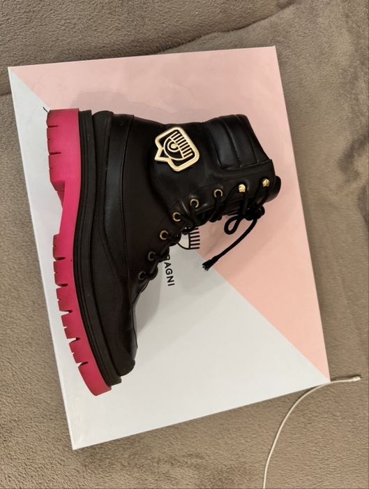 Chiara Ferragni ,Love Moschino,Nike