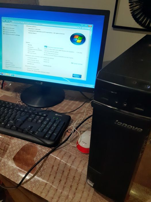 Vând unitate PC Lenovo complet.
