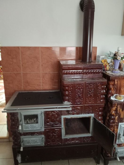 Sobă teracotă cu plită