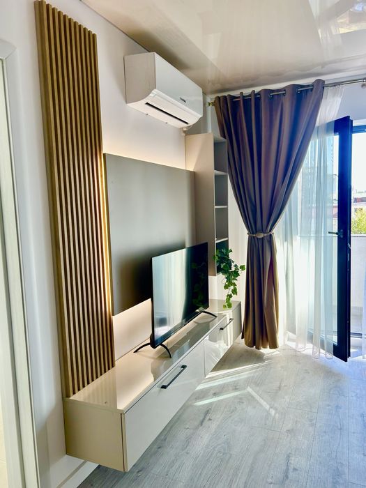 Regim Hotelier Adamant Towers