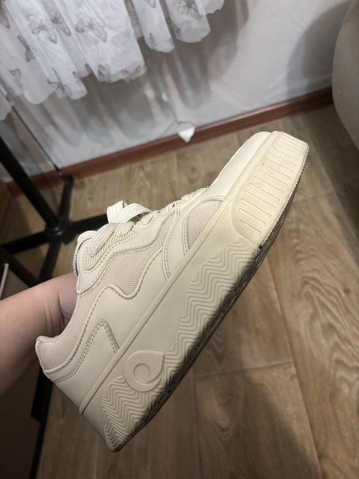 Продам кросовки в идеальном  состоянии