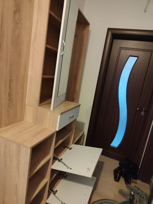 Портманто с рафтове и огледало