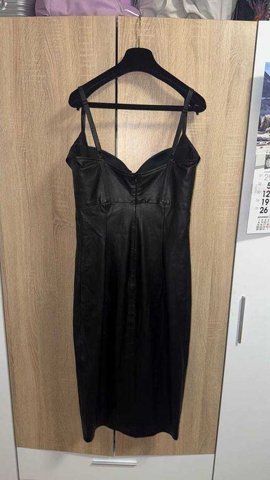 Дамска вечерна рокля миди от еко кожа Clarsy, като нова, S/M