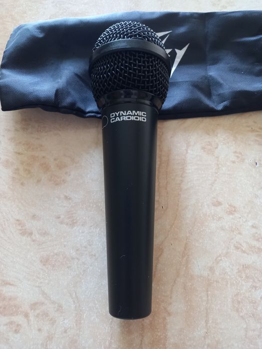 Продам проводной микрофон.