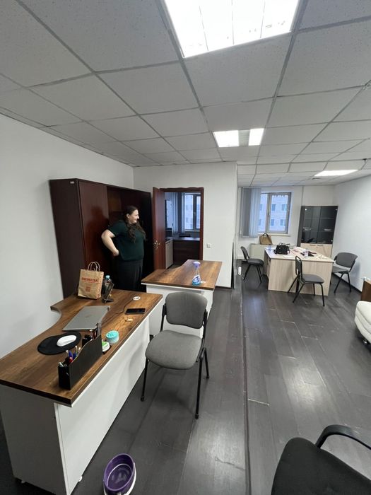 Столы офисные 3 шт и подставные столы