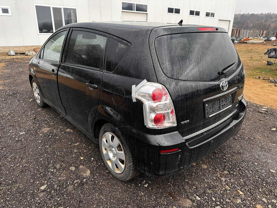 На части: Toyota Corolla Verso 2.2 D-4D (136 к.с.), 2007 г.