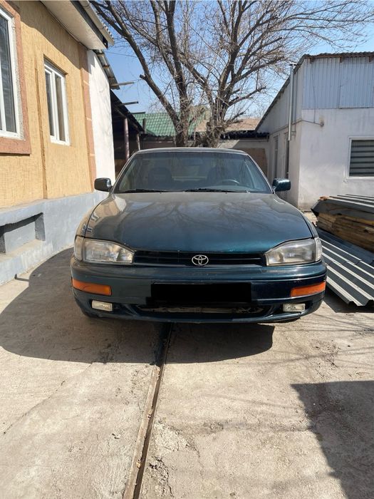 Продаю Toyota Camry недорого