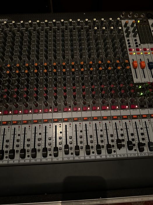 Mixer Behringer XENYX XL3200