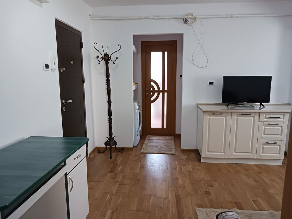 Închiriez apartament cu doua camere  pe strada Cuza Vodă în Roman