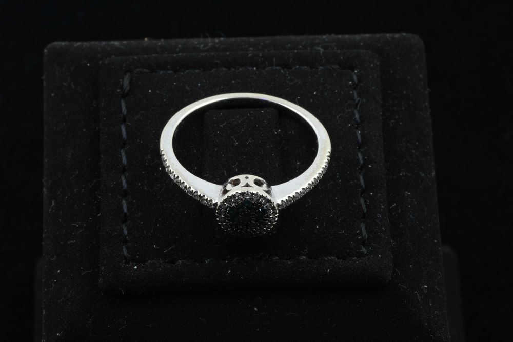 Златен Пръстен Бяло злато 10К с 13 сини и 39 бели диаманта Размер 54,5