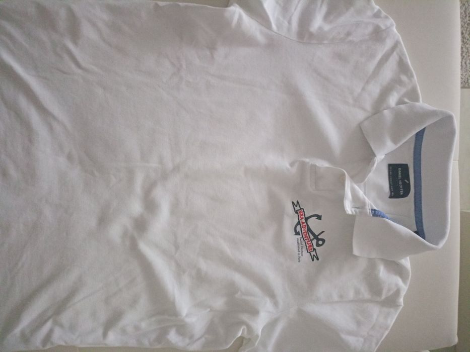 Vând tricou polo,calitate,in stare perfecta,produs original, daniel H.