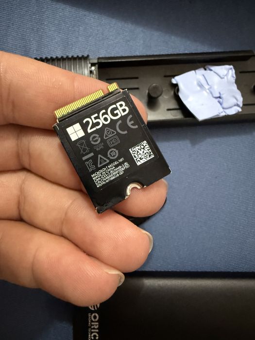 SSD extern 256gb portabil