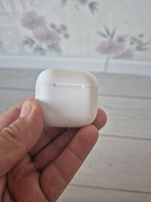 Продам  Airpods 4