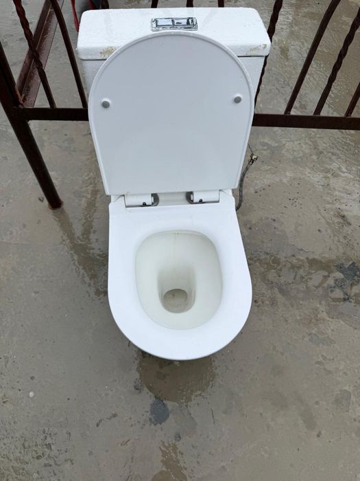 Продам Унитаз в отличном состоянии