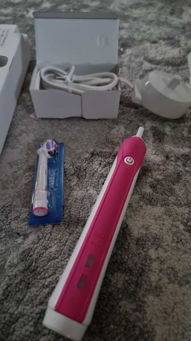 Ел. четка за зъби на Oral-B