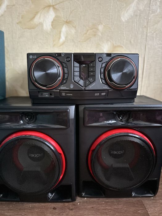 Продается музыкальный центр