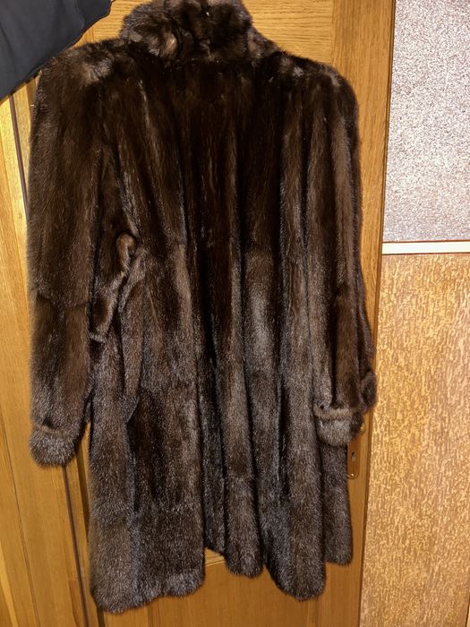Vând haină din blană naturală de nurcă - vizon