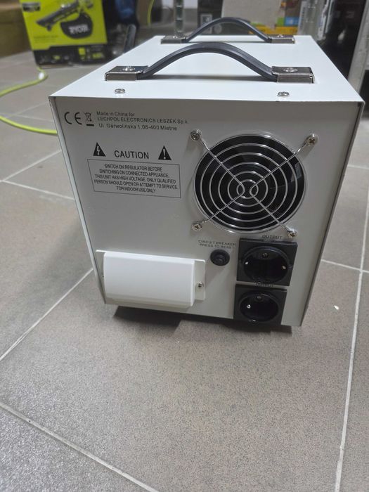 Stabilizator de Tensiune Automat Kemot SHB-3000 URZ3415 3000VA