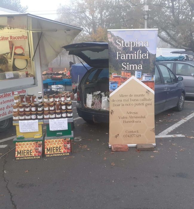 Vând miere de albine naturală din zonă de munte