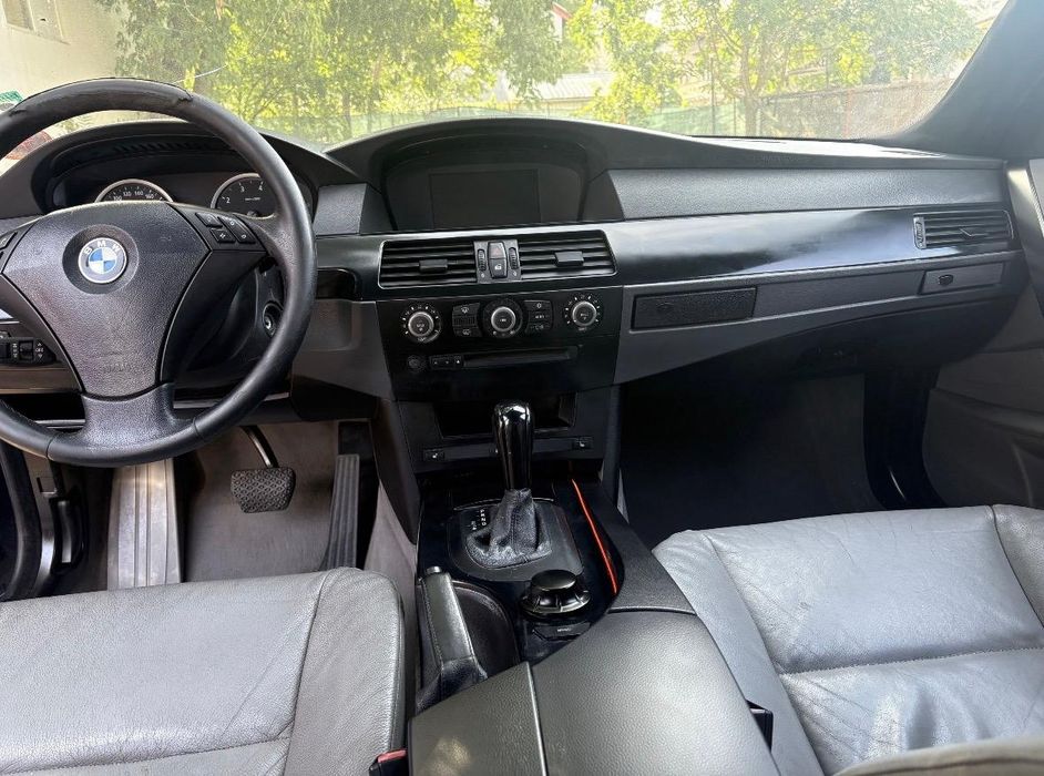 BMW E60 530i 2004