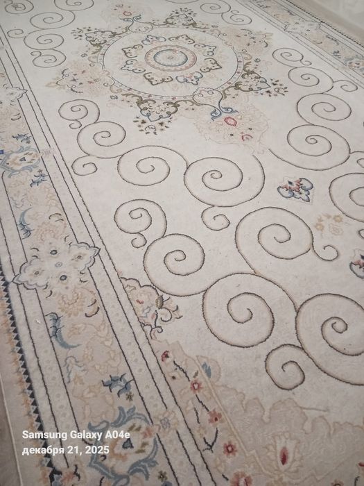 Продам ковер б/у в хорошем состоянии