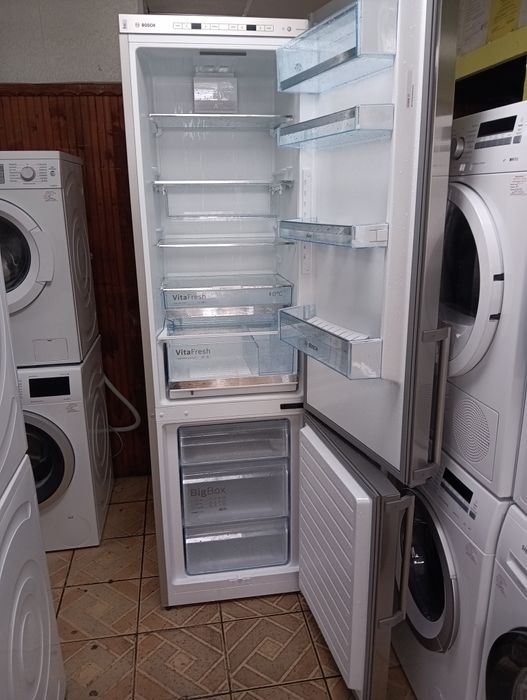 Иноксов комбиниран хладилник с фризер Бош Bosch A+++ 2 години гаранция